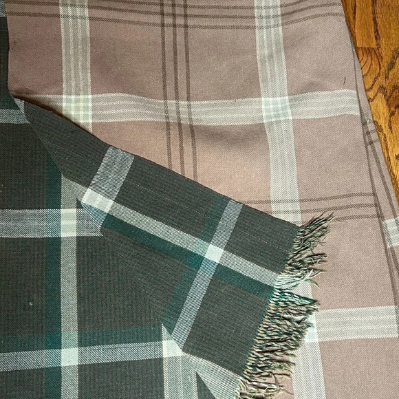 Vintage Cabin Reversible Green Plaid Camp Blanket With Fringe - Picture 6 of 9